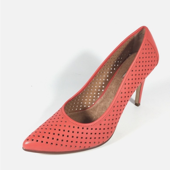 Halogen Shoes - Halogen Coral Perforated Leather Heels with Classic Pointed-Toe
